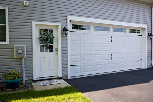 24/7 Emergency Garage Door Panel Replacement experts in Rantoul, IL